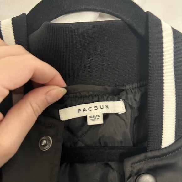 PacSun 90s Oversized Athletic Varsity Jacket Black Size XS/S - Picture 8 of 8